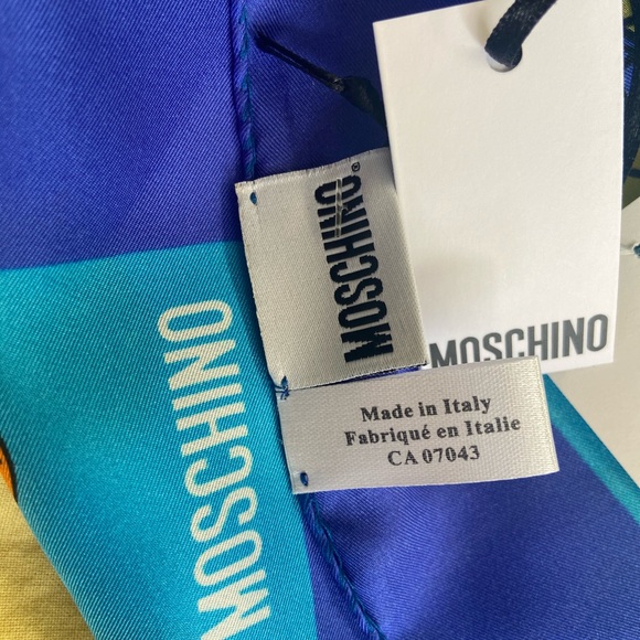 Scarv - Picture 3 of 3